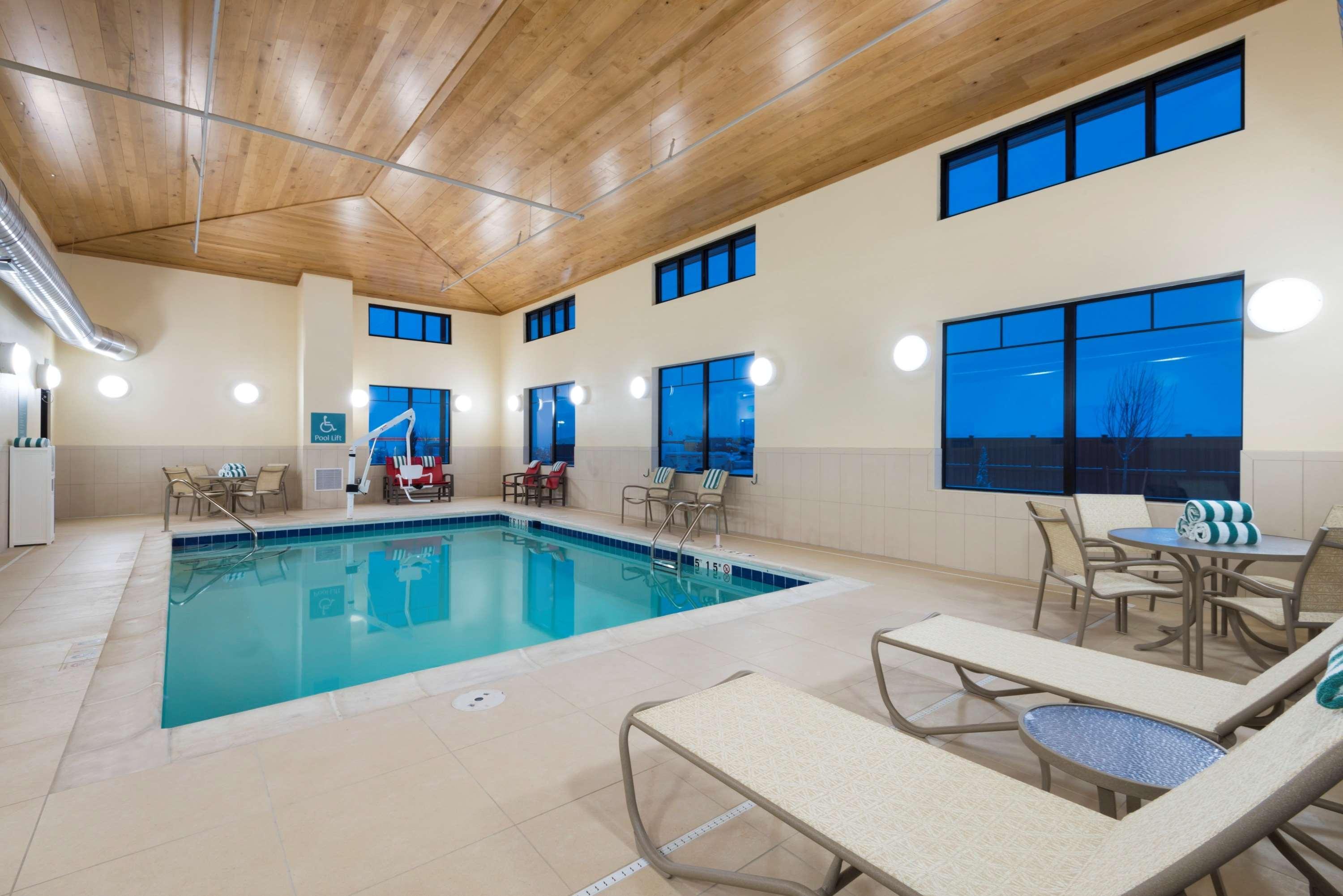 Best Western Plus Hudson Hotel & Suites Exterior photo