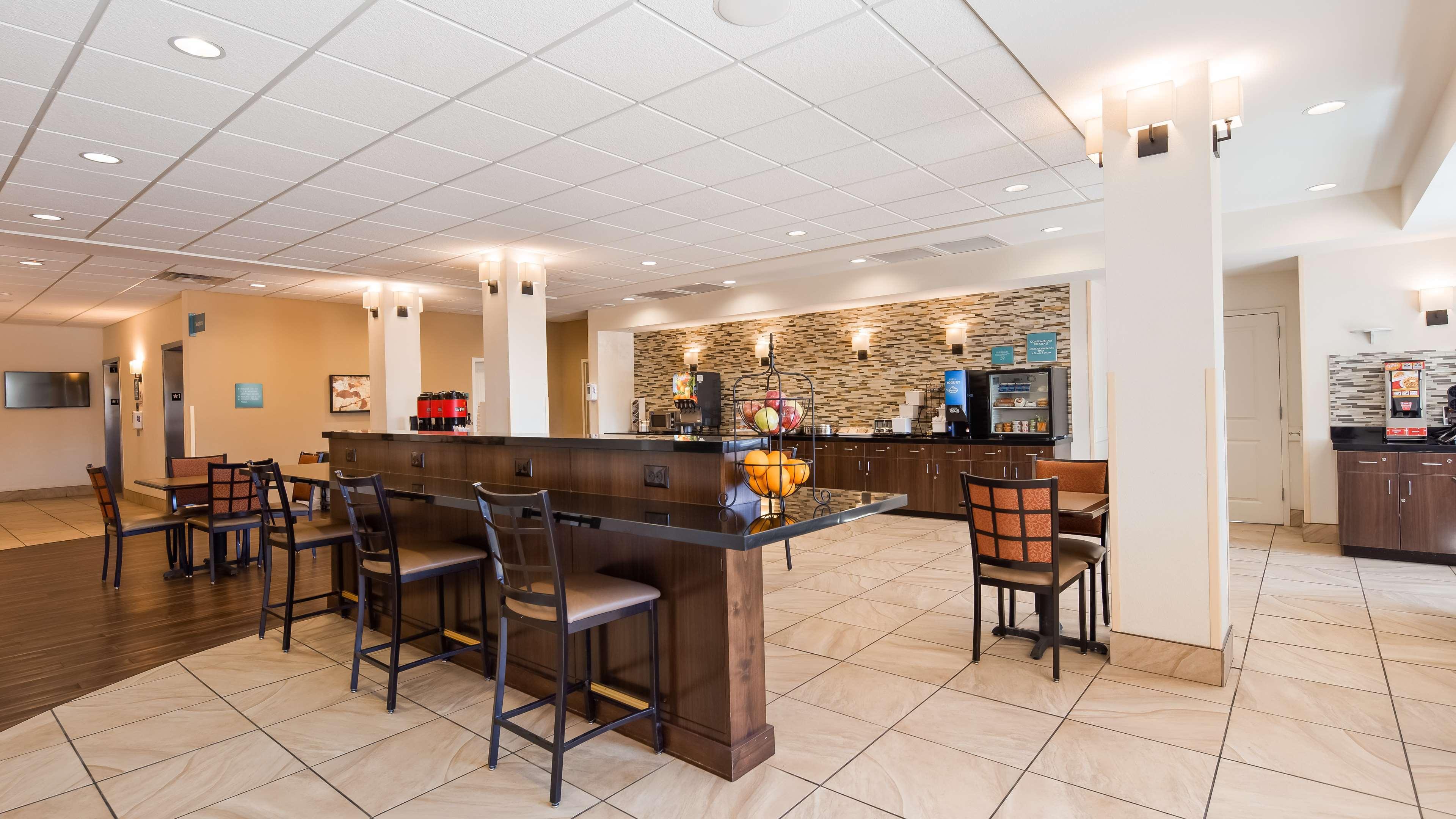 Best Western Plus Hudson Hotel & Suites Exterior photo
