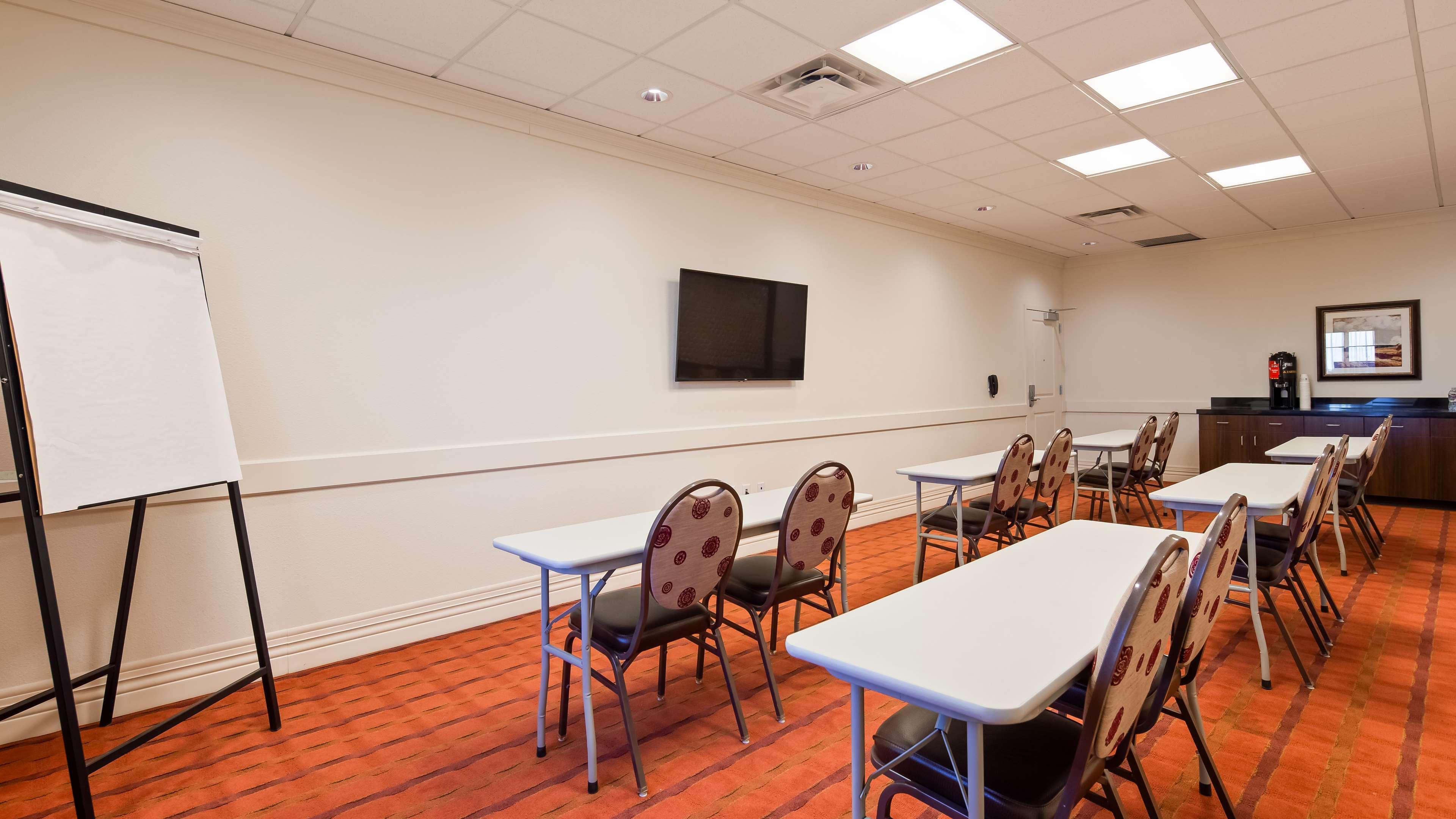 Best Western Plus Hudson Hotel & Suites Exterior photo